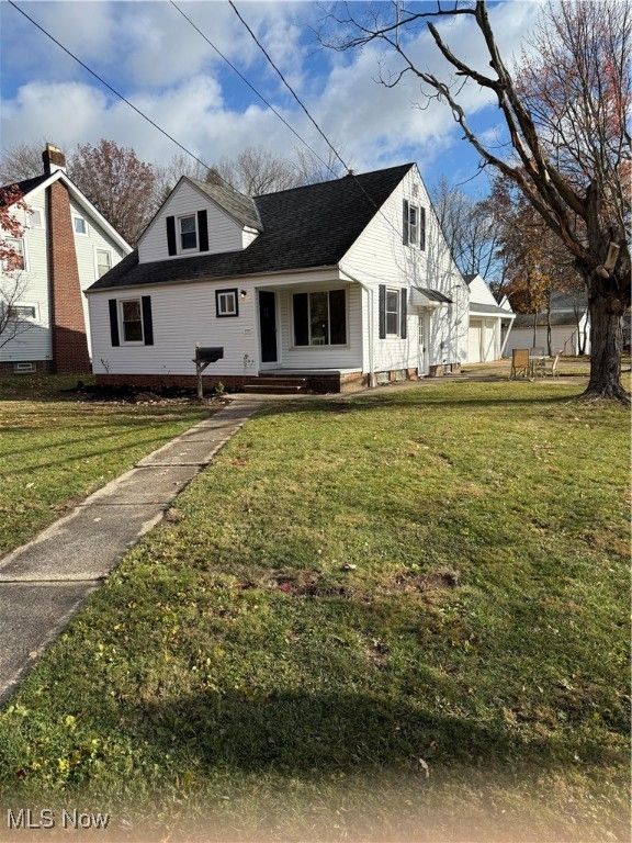 1639 Edgefield Road, Lyndhurst, OH 44124