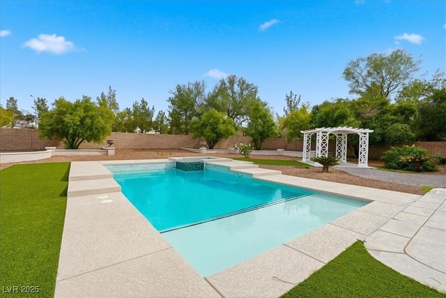 10658 Chillingham Drive, Las Vegas, NV 89183