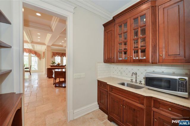 15 N Church Road, Saddle River, NJ 07458