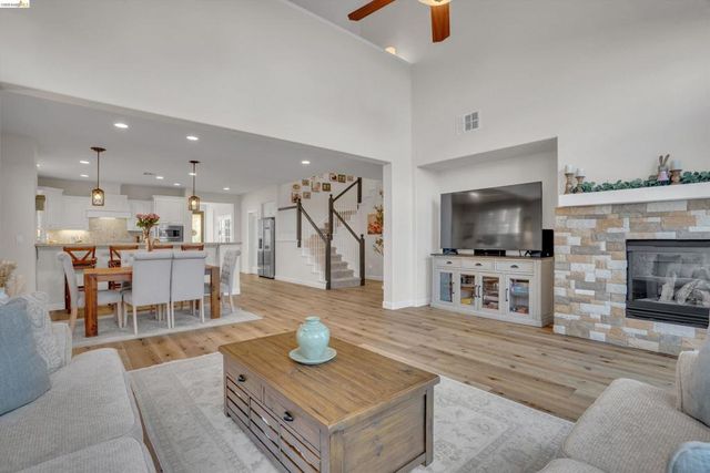 6144 Seneca Cir, Discovery Bay, CA 94505