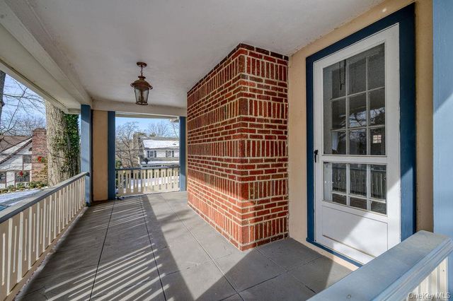 8 Ridgecrest W, Scarsdale, NY 10583