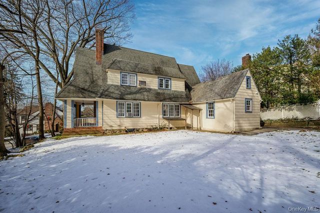 8 Ridgecrest W, Scarsdale, NY 10583