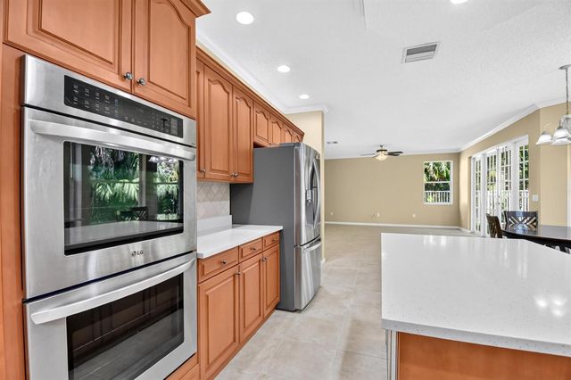 2520 Glendale Place, Royal Palm Beach, FL 33411