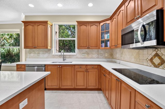 2520 Glendale Place, Royal Palm Beach, FL 33411