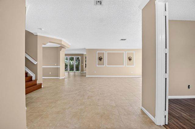 2520 Glendale Place, Royal Palm Beach, FL 33411