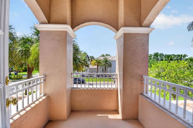 2520 Glendale Place, Royal Palm Beach, FL 33411