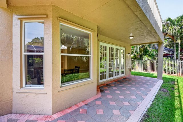 2520 Glendale Place, Royal Palm Beach, FL 33411