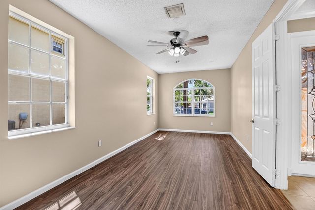 2520 Glendale Place, Royal Palm Beach, FL 33411