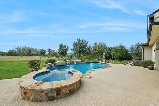 719 Kreutzberg, Boerne, TX 78006