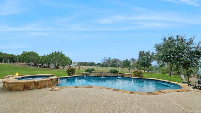 719 Kreutzberg, Boerne, TX 78006