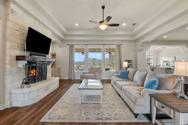 719 Kreutzberg, Boerne, TX 78006