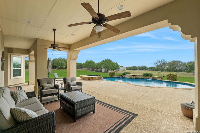 719 Kreutzberg, Boerne, TX 78006