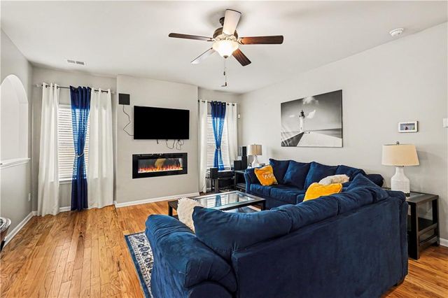 684 Lakehaven Lane, Loganville, GA 30052