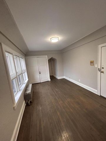 1922 N Palmer STREET, Milwaukee, WI 53212