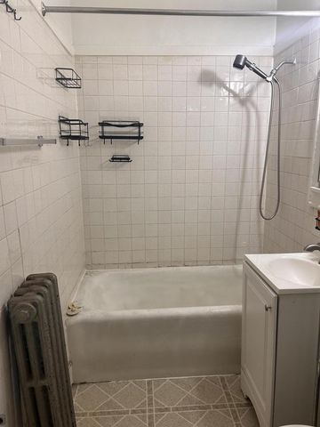1922 N Palmer STREET, Milwaukee, WI 53212