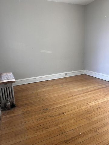 1922 N Palmer STREET, Milwaukee, WI 53212