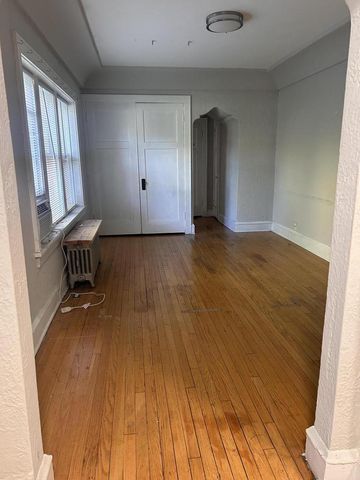 1922 N Palmer STREET, Milwaukee, WI 53212