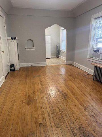 1922 N Palmer STREET, Milwaukee, WI 53212