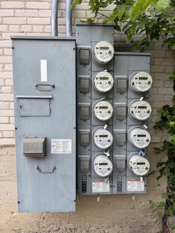 1922 N Palmer STREET, Milwaukee, WI 53212