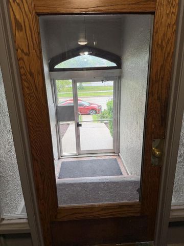 1922 N Palmer STREET, Milwaukee, WI 53212