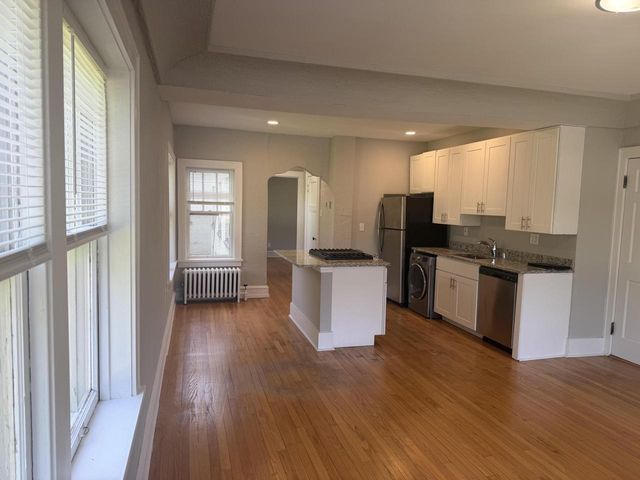 1922 N Palmer STREET, Milwaukee, WI 53212