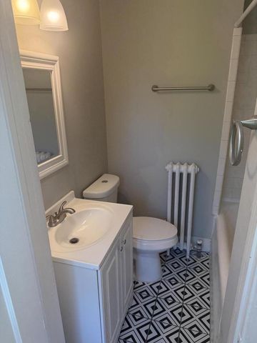 1922 N Palmer STREET, Milwaukee, WI 53212
