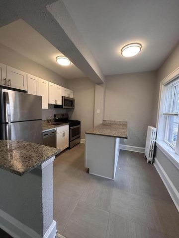 1922 N Palmer STREET, Milwaukee, WI 53212