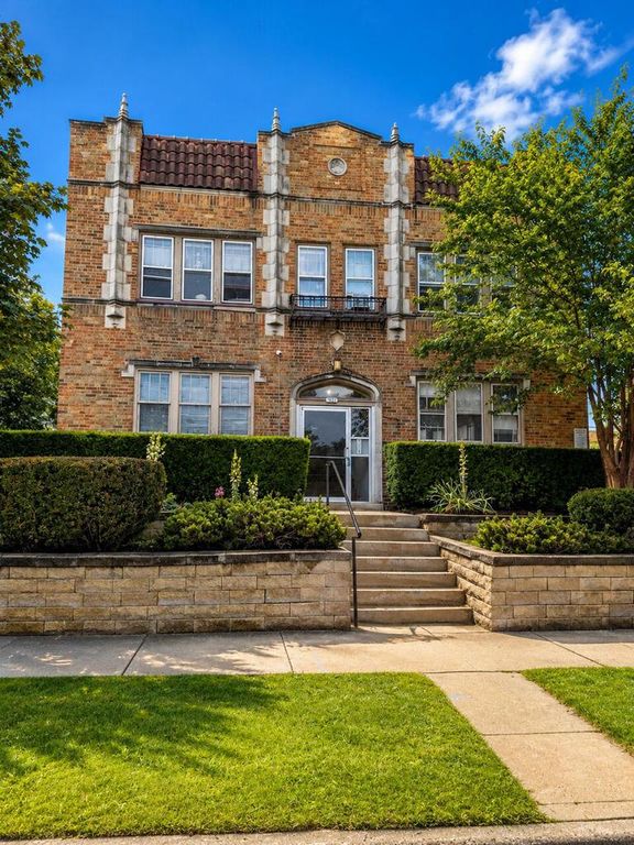 1922 N Palmer STREET, Milwaukee, WI 53212