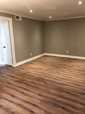 12633 Memorial Drive 8, Houston, TX 77024