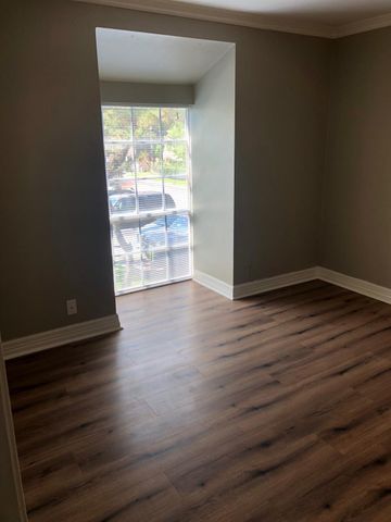 12633 Memorial Drive 8, Houston, TX 77024