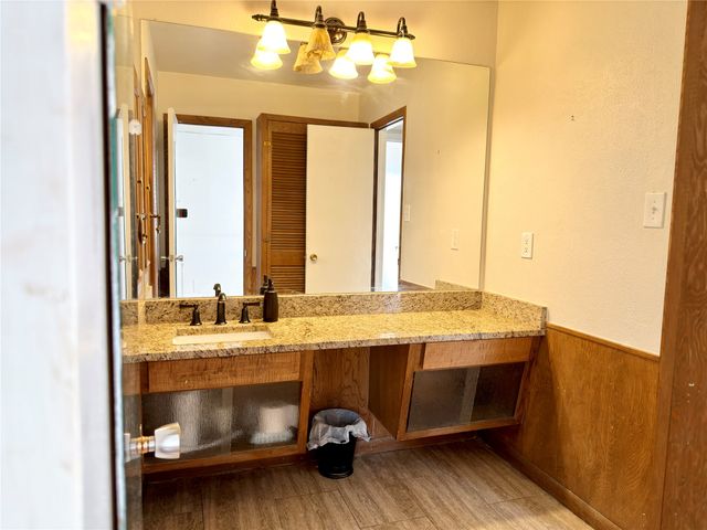 1102 N Edwards Court, Irving, TX 75062