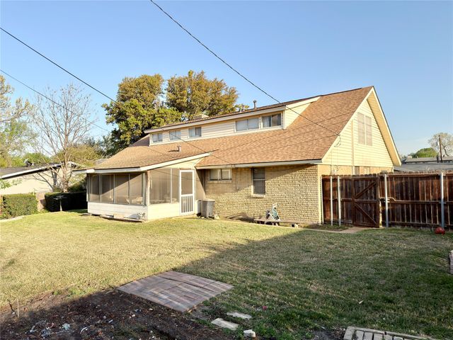 1102 N Edwards Court, Irving, TX 75062