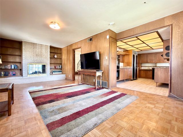 1102 N Edwards Court, Irving, TX 75062