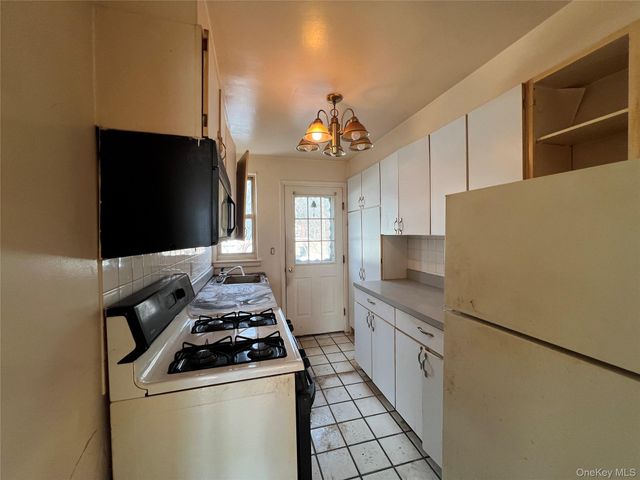 101 Carpenter Avenue 1B, Mount Kisco, NY 10549