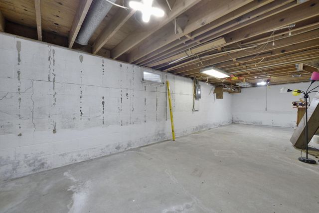 360 State Route 142 NE, West Jefferson, OH 43162