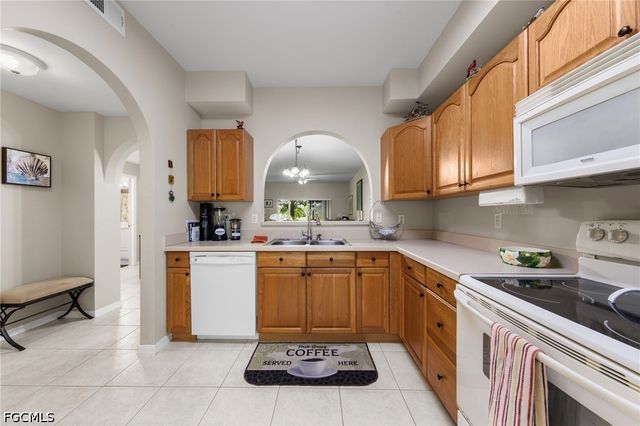 2261 Somerset Ridge DR 103, Lehigh Acres, FL 33973