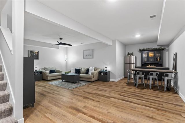 3925 NW 95th Terrace, Kansas City, MO 64154