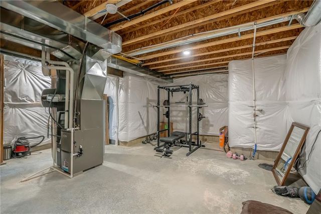 3925 NW 95th Terrace, Kansas City, MO 64154