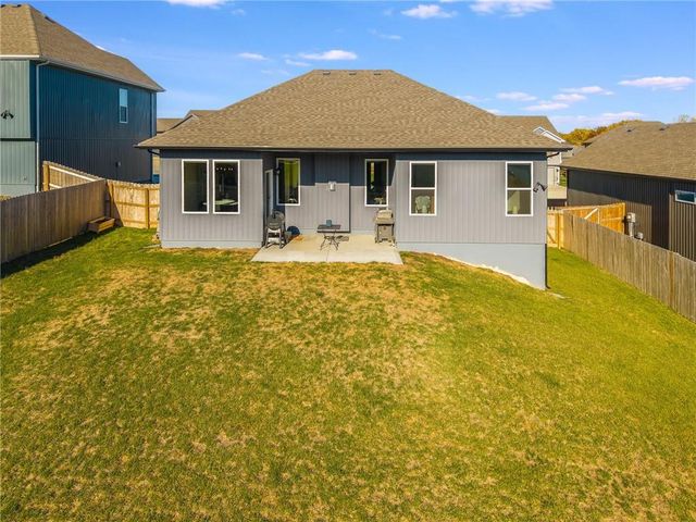 3925 NW 95th Terrace, Kansas City, MO 64154