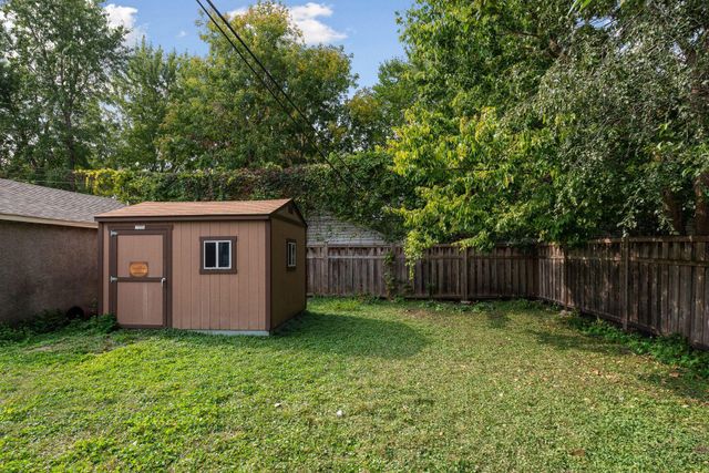 1033 15th Ave SE, Minneapolis, MN 55414