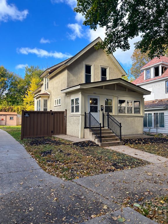 1033 15th Ave SE, Minneapolis, MN 55414