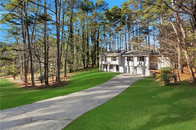 915 Wyntuck NW Drive, Kennesaw, GA 30152