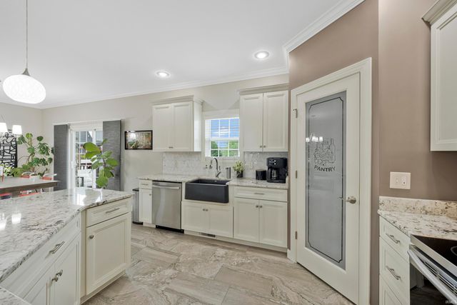 10848 Sable Ridge Drive, Evansville, IN 47725