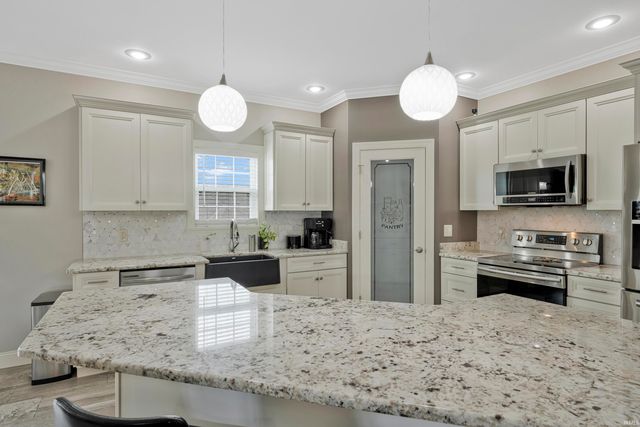 10848 Sable Ridge Drive, Evansville, IN 47725