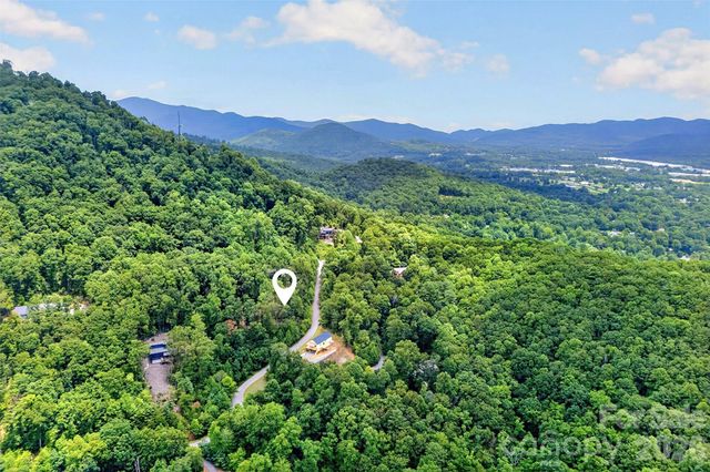 32 Nellie Bell Lane, Swannanoa, NC 28778