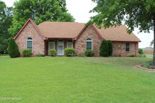 7643 Broken Hickory Drive, Walls, MS 38680