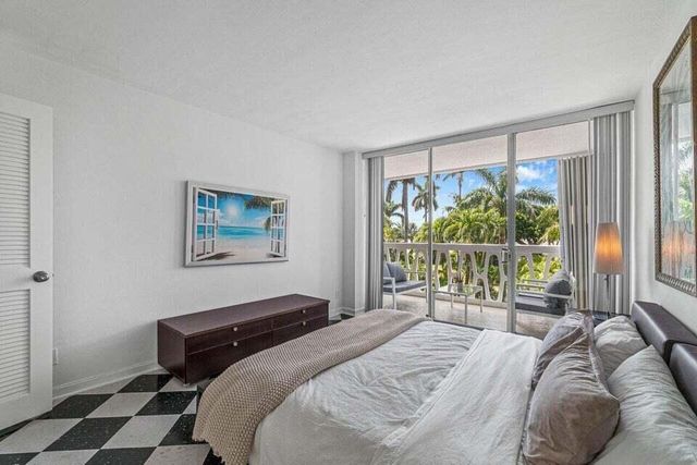 2505 S Ocean Boulevard 303, Palm Beach, FL 33480