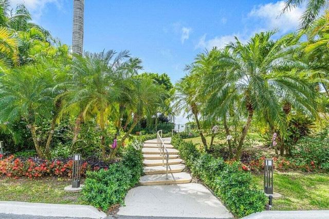 2505 S Ocean Boulevard 303, Palm Beach, FL 33480