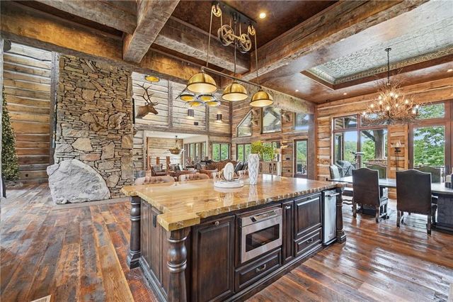 21616 PoorBoy Road, Warsaw, MO 65355