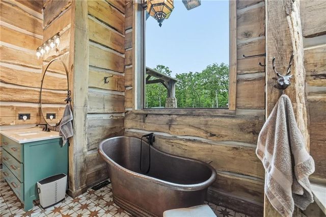 21616 PoorBoy Road, Warsaw, MO 65355